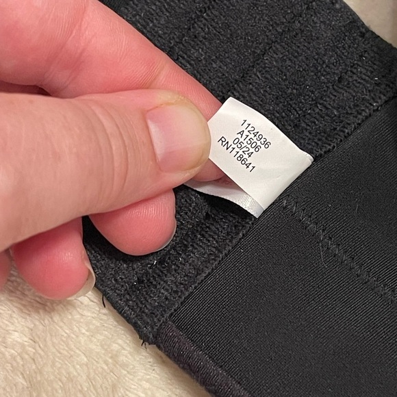 Cacique nwt modern boost plunge black bra - Picture 4 of 10